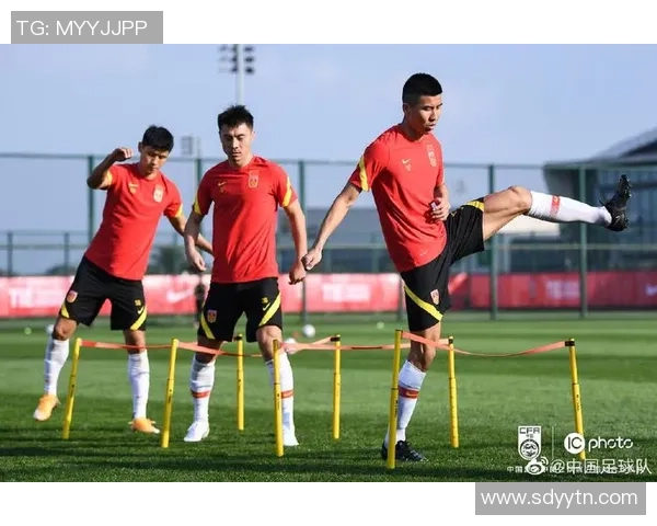 《中国足球球星精彩瞬间尽收眼底的足球直播与数据分析平台》 《中国足球球星精彩瞬间尽收眼底的足球直播与数据分析平台》