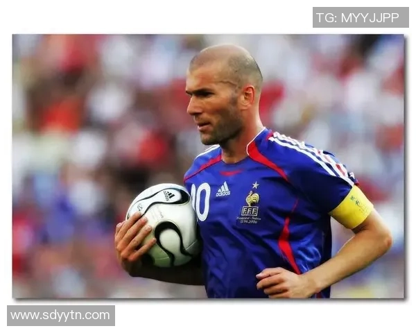 亚洲足坛巨星经典头型盘点与球场形象气质全面解析 亚洲足坛巨星经典头型盘点与球场形象气质全面解析